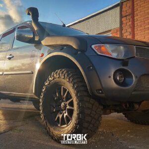 РАСШИРИТЕЛИ КОЛЕСНЫХ АРОК MITSUBISHI L200