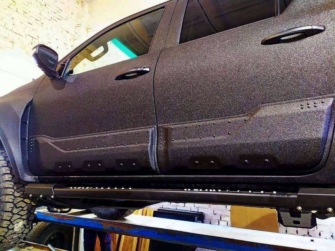 Накладки на двери для Toyota Hilux — изображение 4