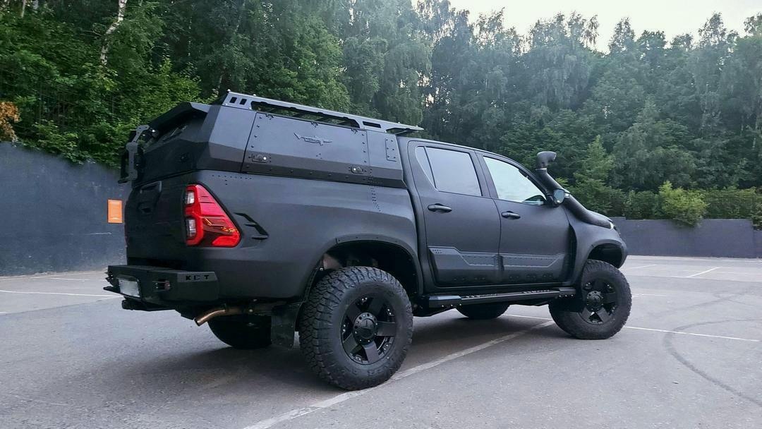 Накладки на двери для Toyota Hilux — изображение 3
