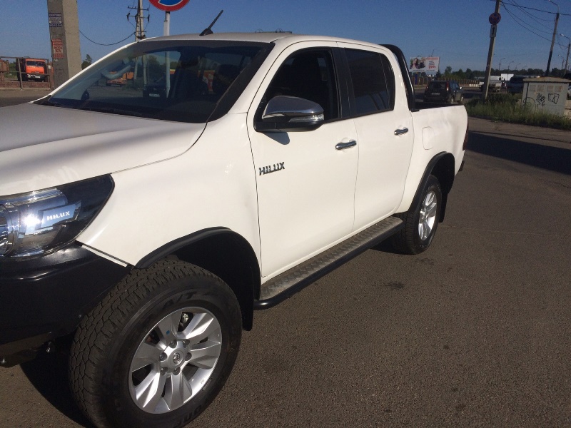 Пороги силовые с накладками для Toyota HILUX Revo (2015-) — изображение 3