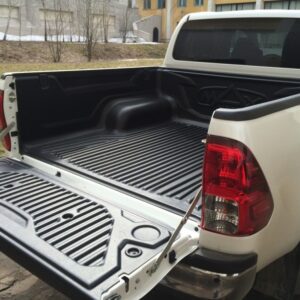 Вкладыш в кузов с заходом на борта Toyota Hilux VIII Revo 2015+