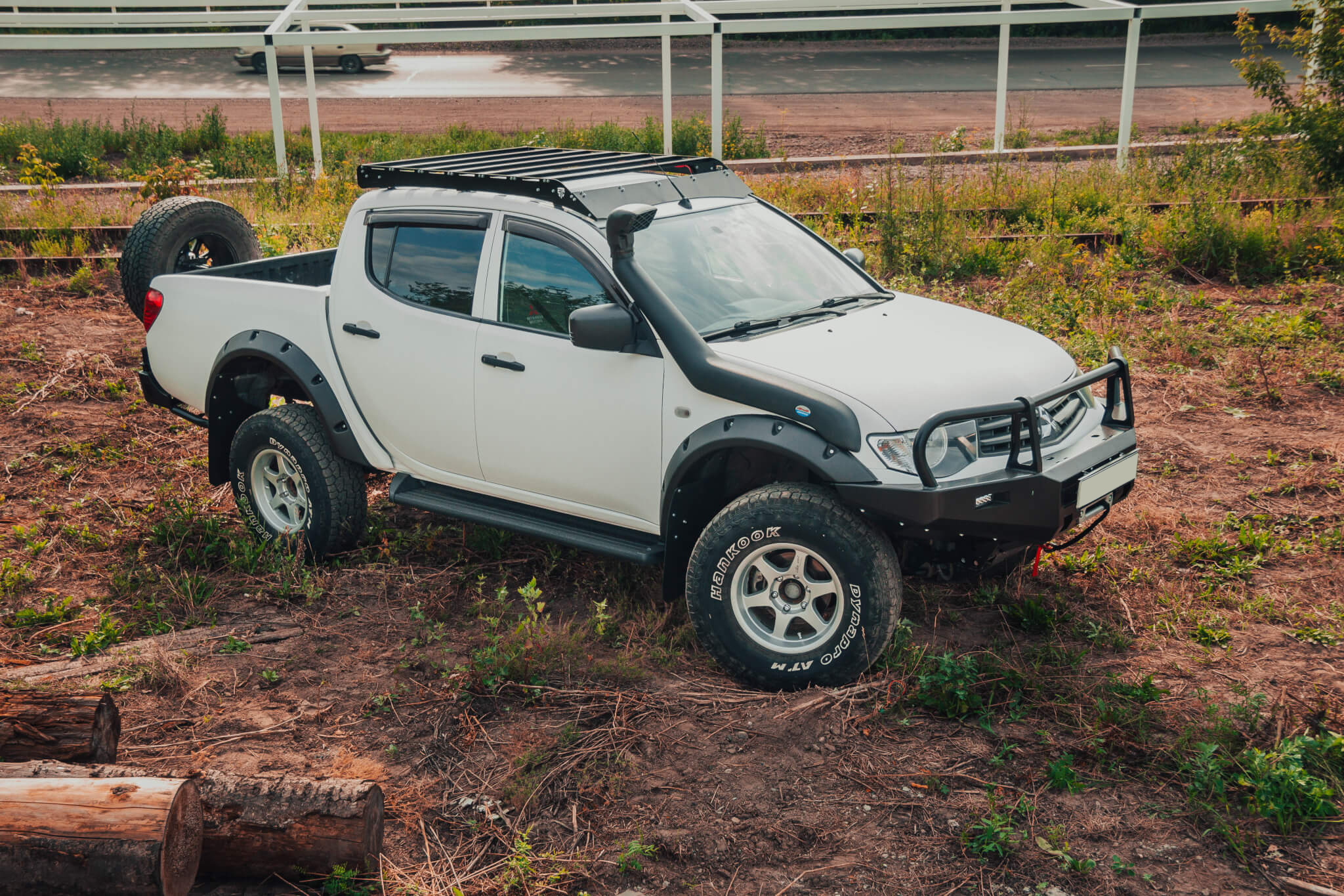 Бампер силовой передний STC Mitsubishi Pajero Sport 2008-2015/L200 2013-2015 c защитой фар и противотуманными фарами — изображение 5