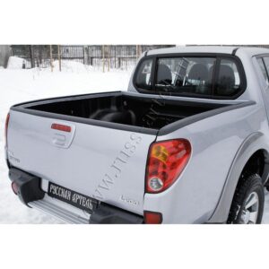 Накладка на задний откидной борт без скотча Mitsubishi L200 2007-2013