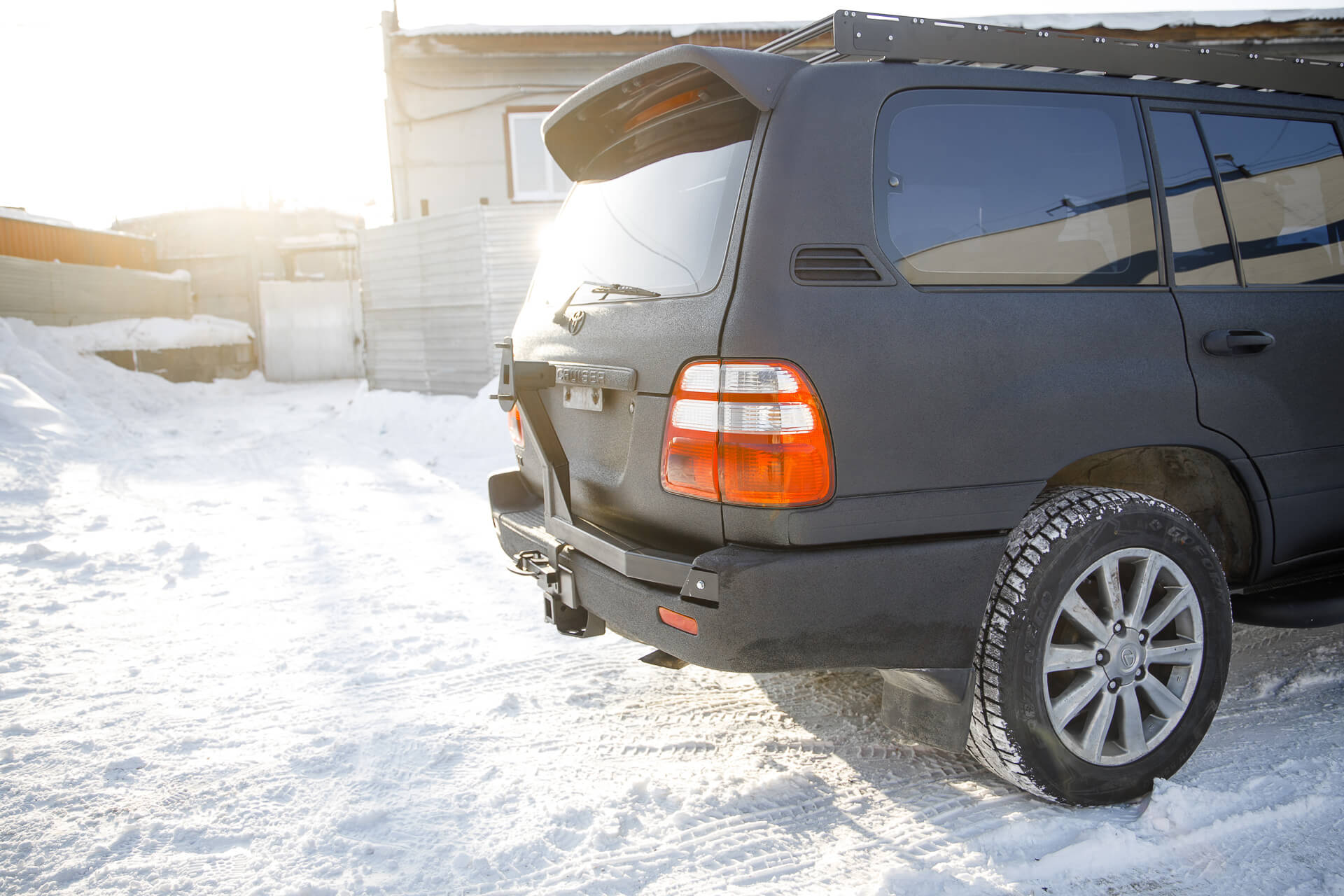 Калитка в штатный бампер STC Toyota Land Cruiser 100 с квадратом под фаркоп — изображение 4