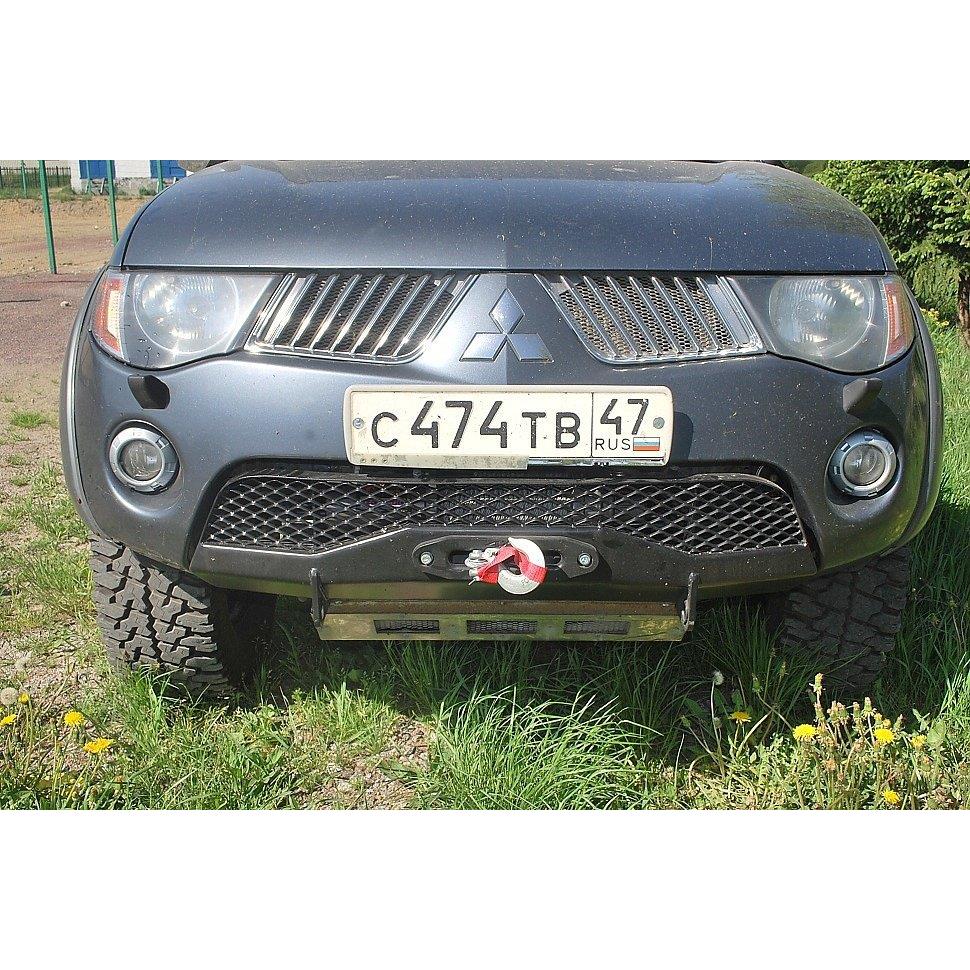 Площадка под лебедку в штатный бампер Mitsubishi L200 2006-2015 — изображение 2