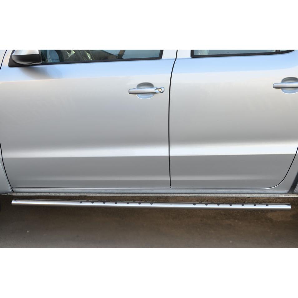 Пороги труба 75х42 овал с проступью VOLKSWAGEN Amarok 2010-2016 — изображение 2