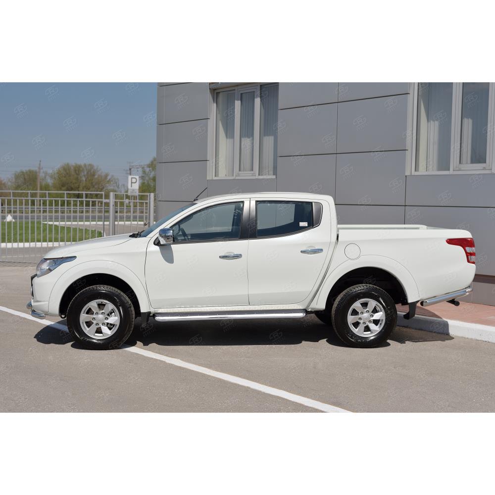 Пороги труба d63 с листом (Лист нерж, проф. нерж) (вариант 3) Mitsubishi L200 2015-н.в.