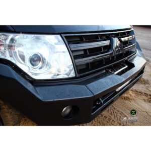 Силовой бампер передний Mitsubishi Pajero 4 (серия Рино)