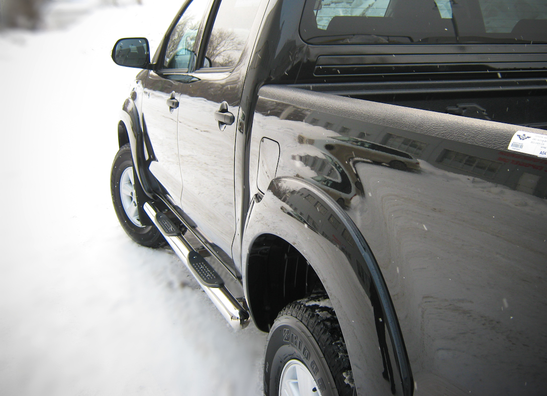 TOYOTA HILUX 2009-2014 пороги труба d76 с накладками (вариант 3) TLT-0000083 — изображение 2