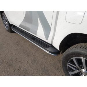 TOYOTA HILUX 2015+ Защита порогов 42,4 мм