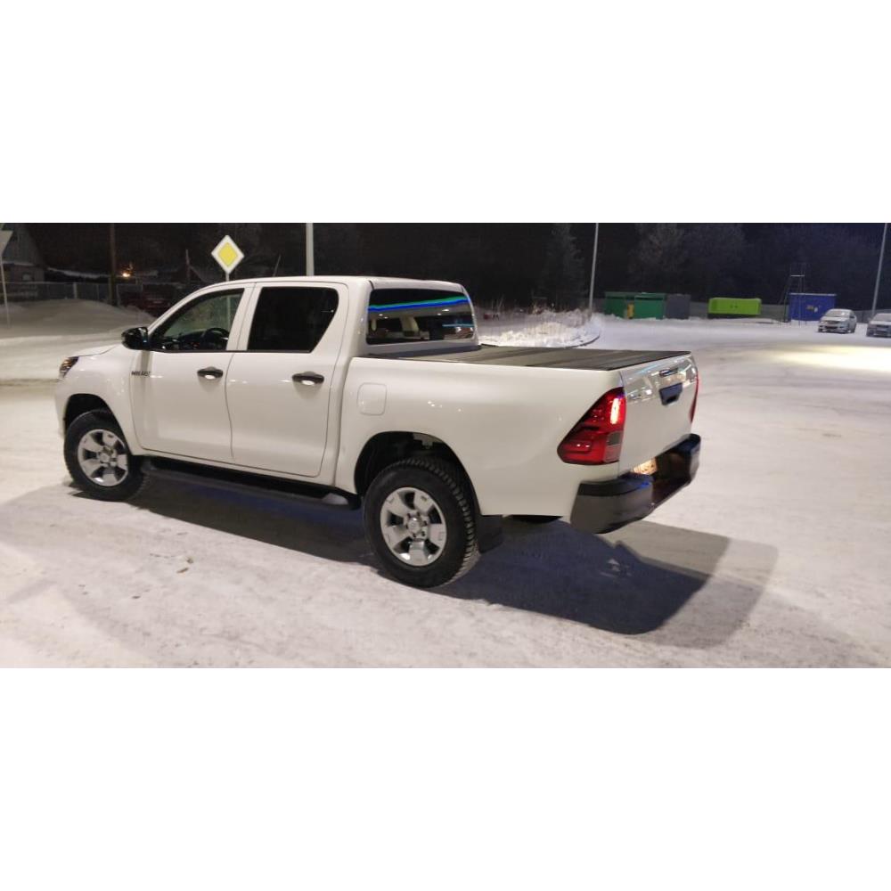 Жесткая четырехсекционная крышка Toyota Hilux VIII Revo (2015+) — изображение 5